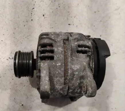 Renault Clio III Generator/alternator 8200660033