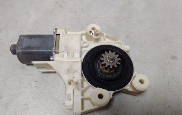 Ford Focus Front door window regulator motor 4M5T14553 995209101 0130822216