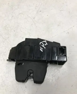 Peugeot 3008 I Loading door lock 