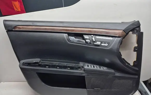 Mercedes-Benz S W221 Front door card panel trim A2217200978