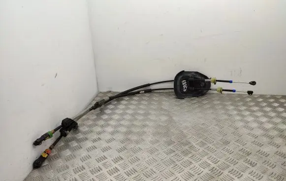 Peugeot 3008 II Gear shift cable linkage