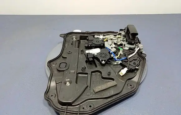 Rear door window regulator with motor