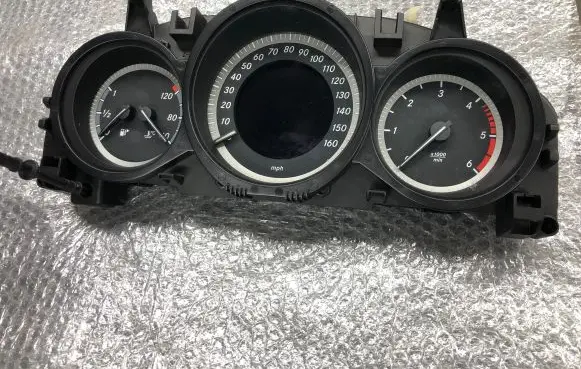 Mercedes-Benz C W204 Speedometer (instrument cluster) A2049004308