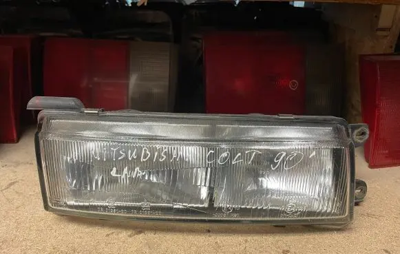 Mitsubishi Colt Headlight/headlamp 0014463 0014458