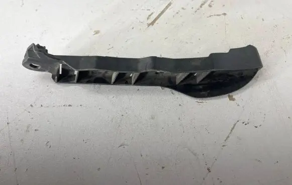 BMW 5 E60 E61 Front bumper mounting bracket 7178077