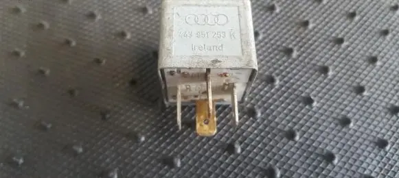 Audi A4 S4 B5 8D Other relay 443951253K 899512000
