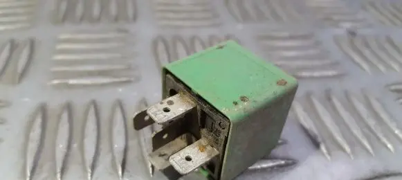 Ford Escort Other relay 83BG13A025CA V23134-E8-X39