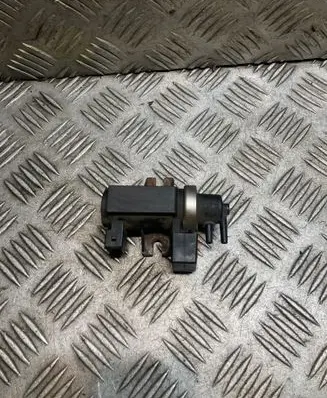 BMW 5 E39 Turbo solenoid valve 722796