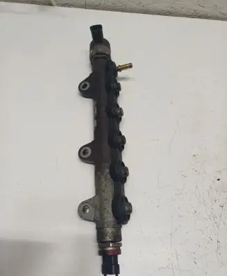 Opel Vivaro Fuel main line pipe 0445214155