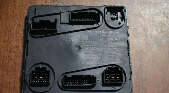 Porsche Cayenne (9Y0 9Y3) Trunk lid opening control unit 9Y0907064HK55