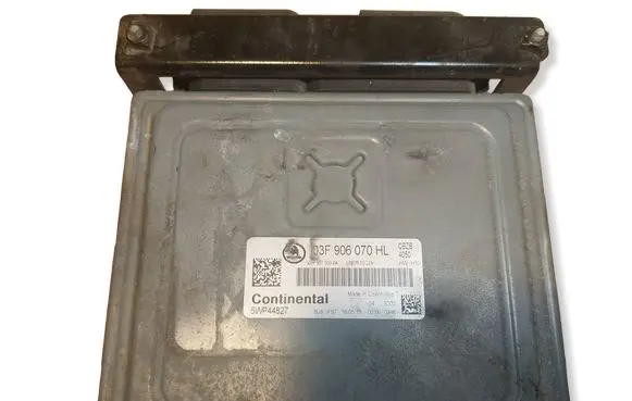 Skoda Fabia Mk2 (5J) Engine control unit/module ECU 03F906070HL 03F907309AK 5WP44827