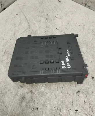 Peugeot 607 Fuse module Pa6gf10gb20
