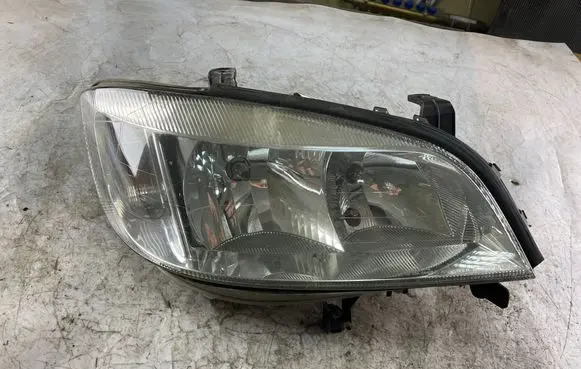 Opel Zafira A Headlight/headlamp 89100055
