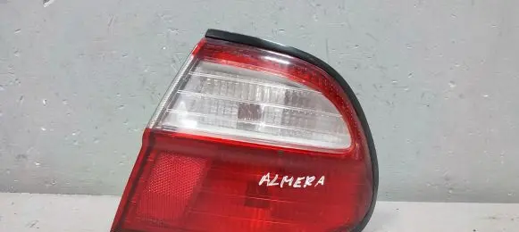 Nissan Almera Rear/tail lights