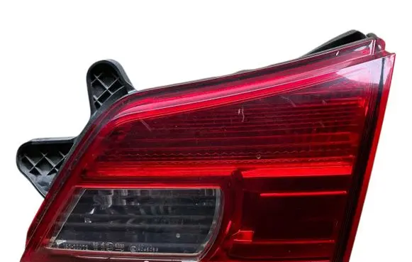 Subaru Legacy Tailgate rear/tail lights 13220072