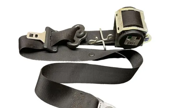 Ford Kuga I Front seatbelt 610116500B