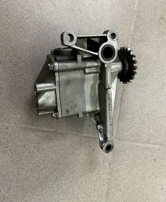 Mercedes-Benz Sprinter W906 Oil pump A6461810247 6461810247