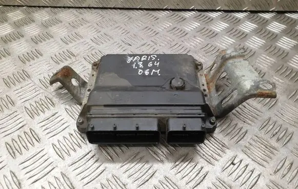 Toyota Yaris Engine control unit/module 896610D400