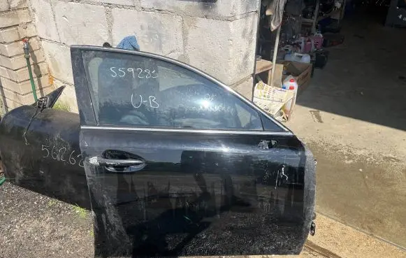 Lexus IS 220D-250-350 Front door