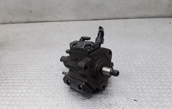 Renault Scenic I Fuel injection high pressure pump 7700111010 0445010018