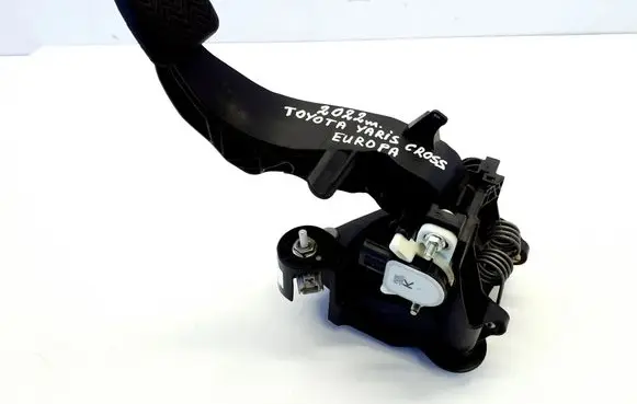 Toyota Yaris Cross Clutch pedal 8928010010