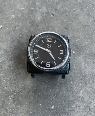 Mercedes-Benz E W213 Clock 2138272000
