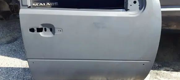 Cadillac Escalade Rear door LZ1K10706