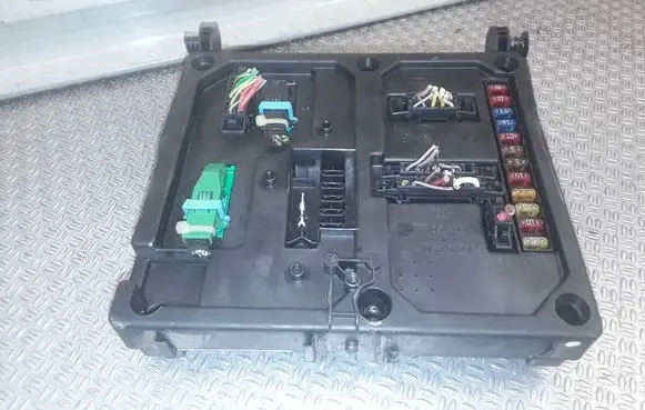 Volkswagen Sharan Fuse module S110730100F 7M3962258K