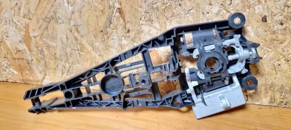 Opel Insignia A Rear door exterior handle/bracket 13503893