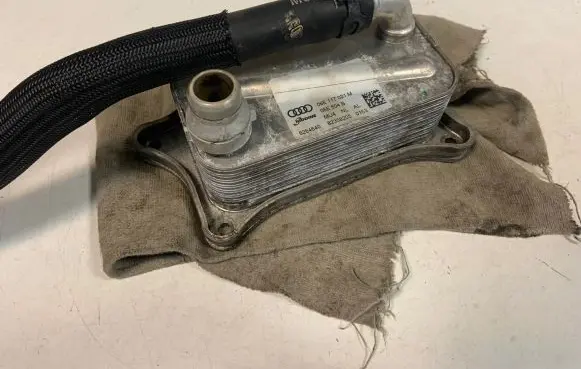Engine oil radiator