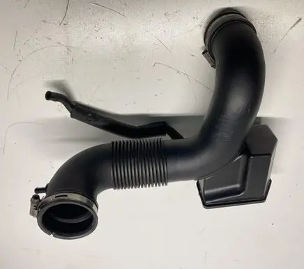 KIA Sportage Air intake hose/pipe 28130-D3400