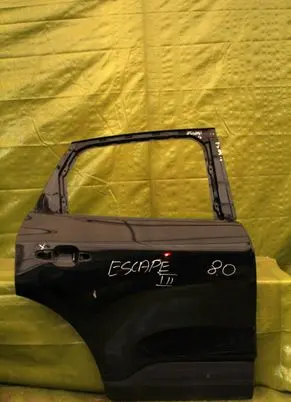 Ford Escape IV Front door 000259