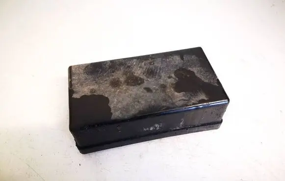 Nissan X-Trail T30 Fuse box cover 