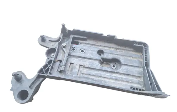 Volkswagen PASSAT B8 Battery tray 5Q0915321H 5Q0915331J