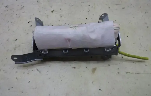 Toyota RAV 4 (XA40) Seat airbag H8H842100153