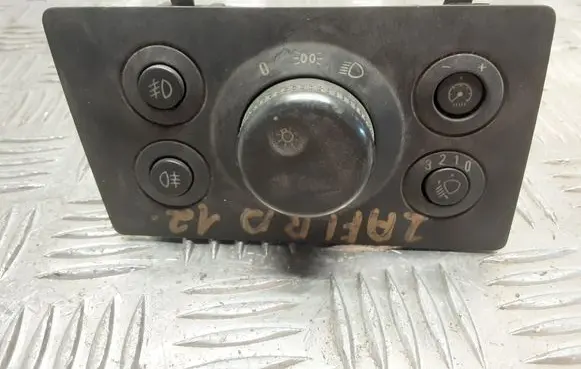 Opel Zafira B Light switch 13205865