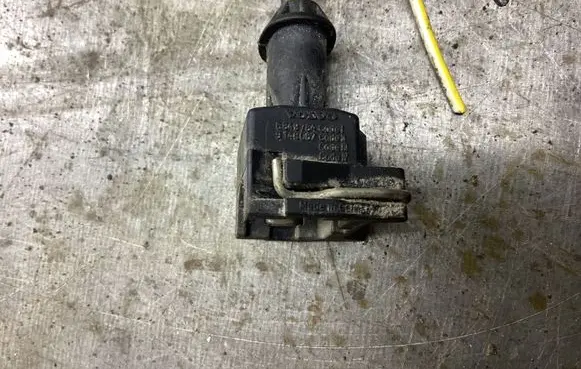Volvo V70 Windscreen/windshield washer pump 6849784 9148067