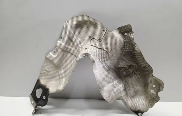 Nissan Qashqai J12 Exhaust heat shield 747616UM0A