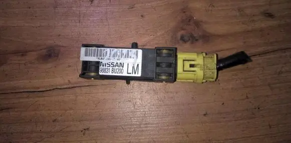 Nissan Almera Tino Airbag deployment crash/impact sensor 98831bu200