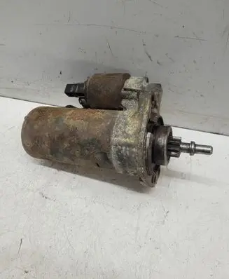 Volkswagen Golf III Starter motor