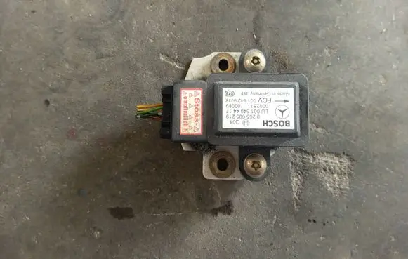 Mercedes-Benz A W168 ESP acceleration yaw rate sensor 0265005219 0015404417