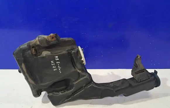 Mercedes-Benz CLS C218 X218 Windshield washer fluid reservoir/tank A2048602360 A20486920