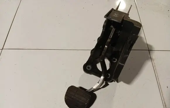 Renault Laguna III Brake pedal 