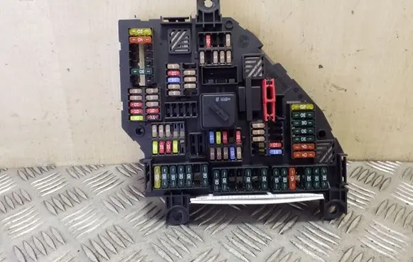 BMW 5 GT F07 Fuse module 921085701