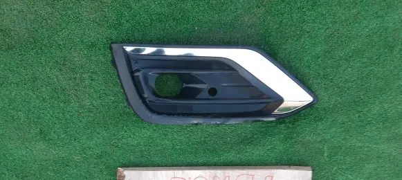 Chevrolet Cruze Front fog light trim/grill 96981086