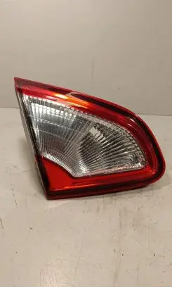 Nissan Qashqai Tailgate rear/tail lights B26555BR01A 89503189