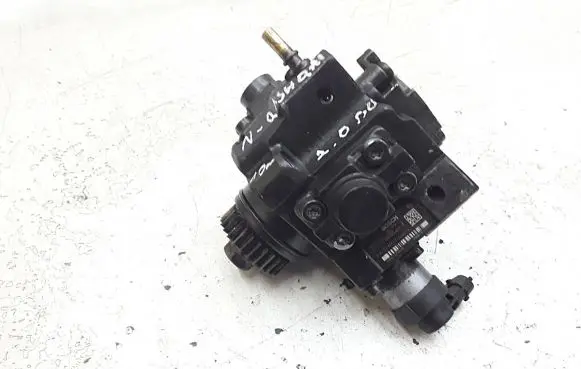 Nissan Qashqai Fuel injection high pressure pump 0445010223