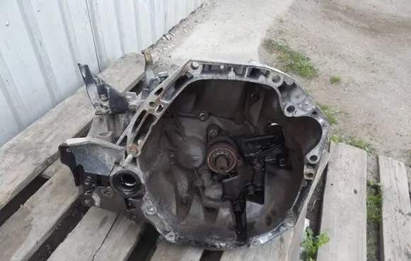 Renault Modus Manual 5 speed gearbox JR5124