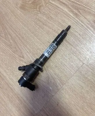 Volvo S60 Fuel injector 0445110251 307502833415