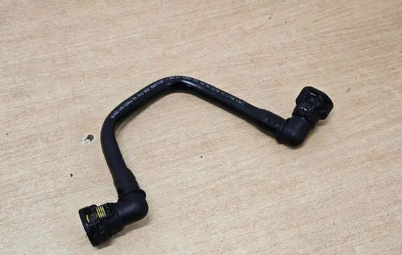Volvo S60 Gearbox oil cooler pipe/hose 8G917890BC